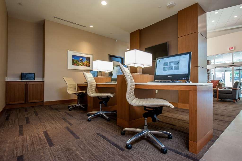 Hyatt Place Polaris 3*